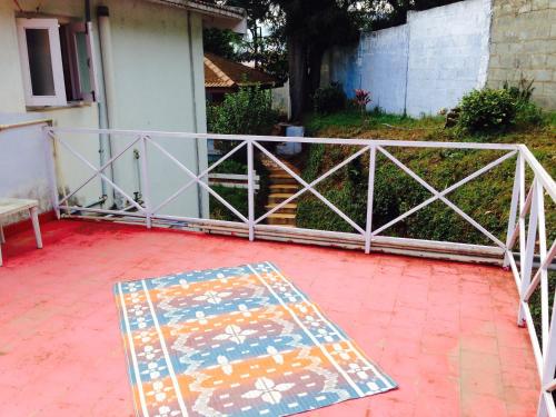 Colonial 4 B/R Home, Great for Families, Coonoor