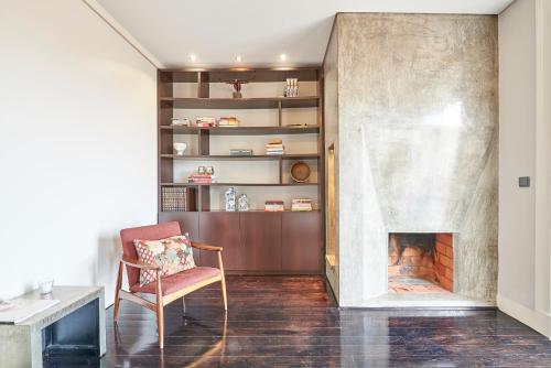  Elegant Apartment with Bridge View in Lissabon
