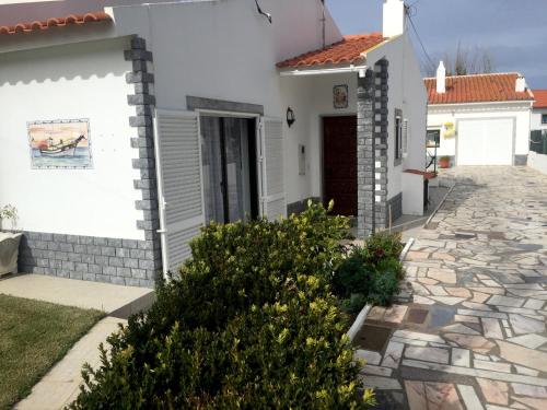  Villa SAMAS Relaxing Holidays, Unterkunft in Ericeira