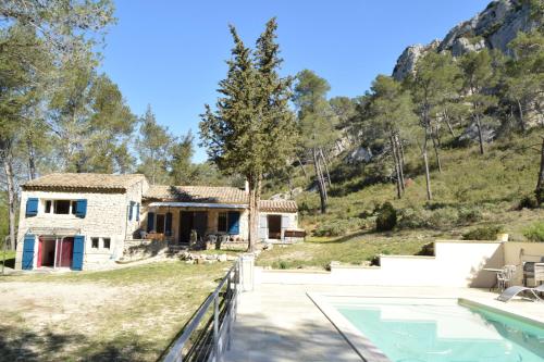 ACCENT IMMOBILIER - Mas du Rock, St Remy, 8 pers, piscine