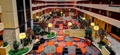 University Plaza Hotel & Convention Center