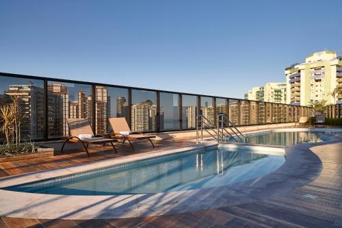 游泳池, 里约热内卢巴拉亚特兰帝卡国际酒店 (Radisson Rio de Janeiro Barra) in 里约热内卢