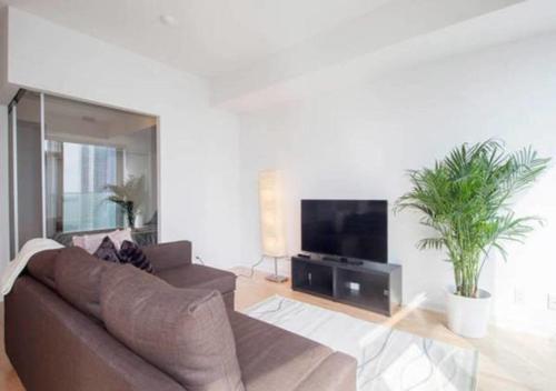 JP Stays - Lakeview Condos