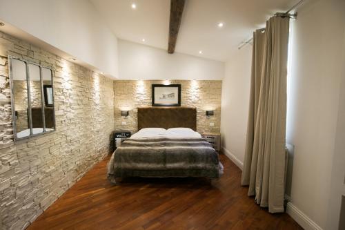 Superior Double Room image 8