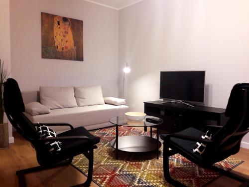 Modern & quiet in Royal Wilanów with AC and garage, Varšava