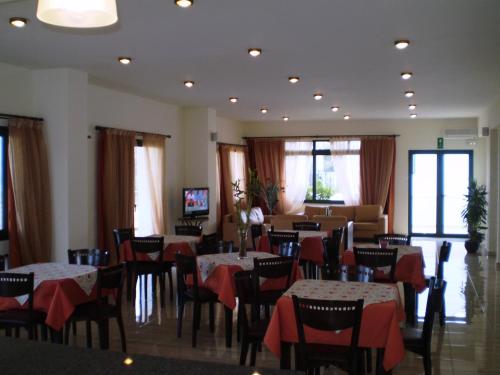 Roubini Apartments 4