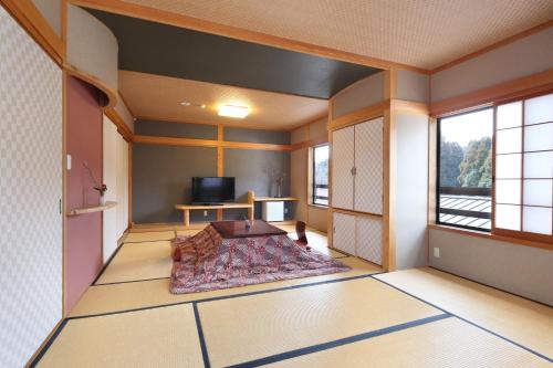 Japanese-Style Family Room