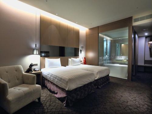 131562275 Hotel Intrendy