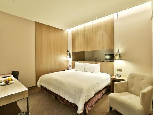 131562376 Hotel Intrendy