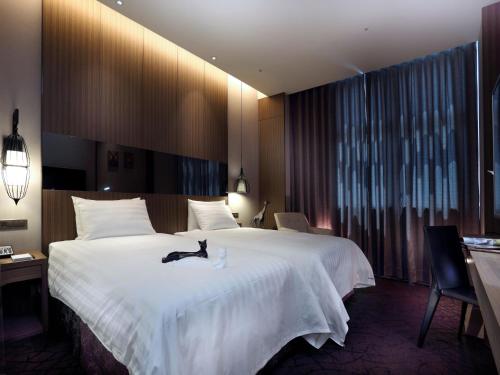131562577 Hotel Intrendy