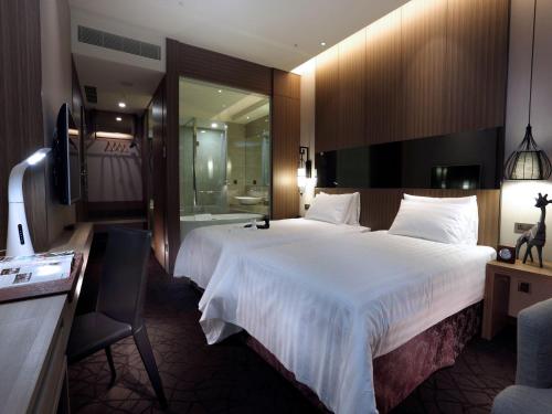 131562698 Hotel Intrendy