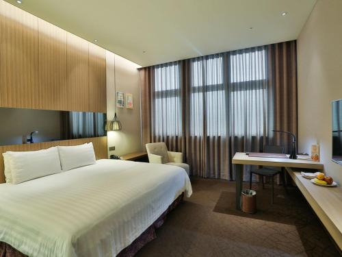 131563925 Hotel Intrendy
