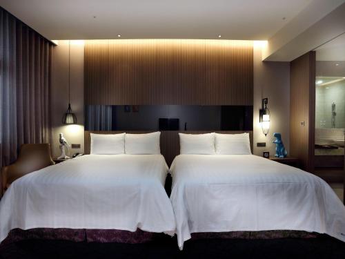131565324 Hotel Intrendy