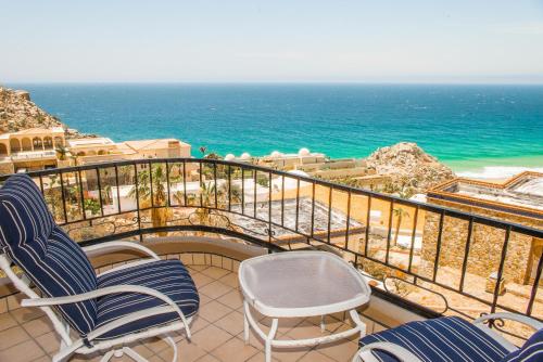 Private Retreat with Large Pool Deck at Villa Isla