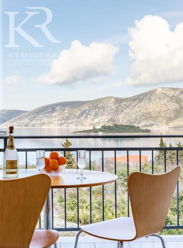 Kis Residence