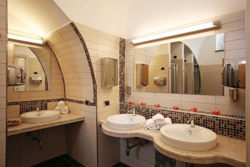 Bathroom, Seven Hostel & Rooms in Sant'Agnello