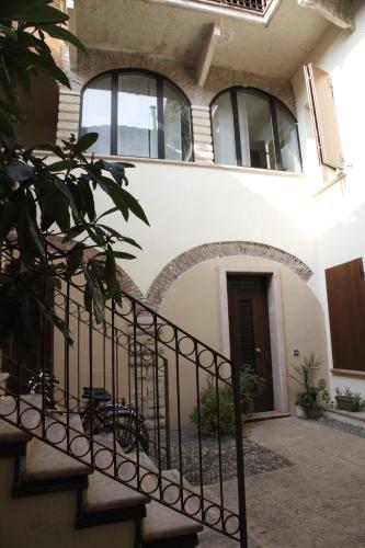 Mirko Apartment by Reasy&Busy, Verona (foto 4)