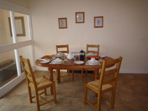 Kilkee Holiday Homes Type A by Trident Holiday Homes in คิลกี