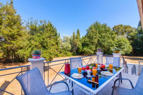  Marina Family Villa by Konnect, Gouvia Corfu in Gouvia