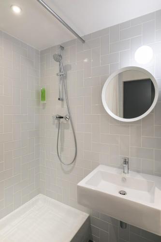 Quality Hotel & Suites Bercy Bibliothèque by HappyCulture - image 2