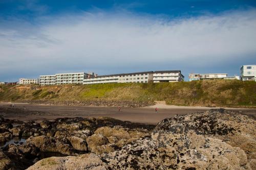 13164331 The Coho Oceanfront Lodge