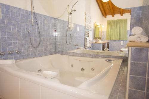 Karstais baseins, Hotel Adda in Spino dʼAdda