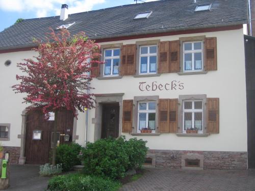 B&B Wadern - Ferienwohnungen Bistro Tebecks - Bed and Breakfast Wadern