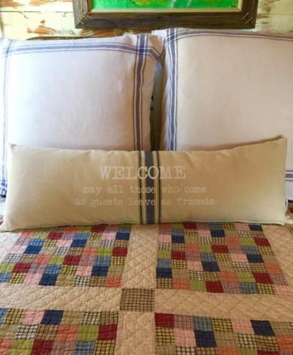 Cabin At Crooked Creek In Llano Tx Room Deals Photos Reviews