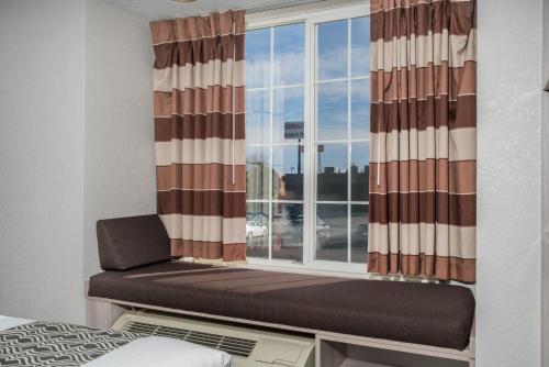 Microtel Inn & Suites by Wyndham Rochester North Mayo Clinic in Rochester, USA