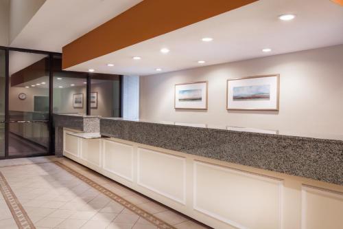 Wyndham Virginia Beach Oceanfront - image 4