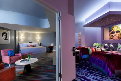 Premium Two-Bedroom Suite - Future Rock Star Suite (Includes FREE^ Universal Express Unlimited)