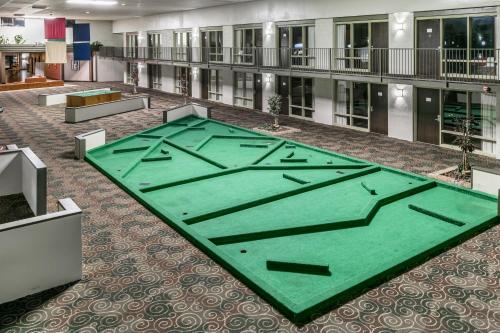 Ramada by Wyndham Odessa Near University of Texas Permian - image 5