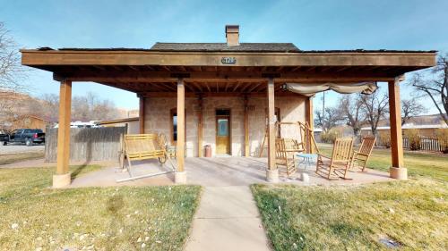 Amazing Jens Nielsen's Pioneer Home in Bluff Utah - image 5