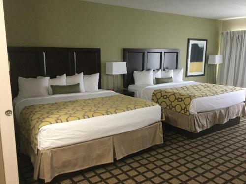 Deluxe Queen Room - Mobility Access/Non-Smoking