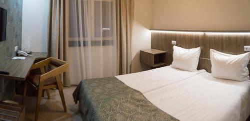 Fidelitas Hotel - image 8