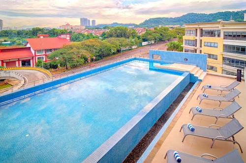 Swimming pool, Bespoke Hotel Puchong in Puchong