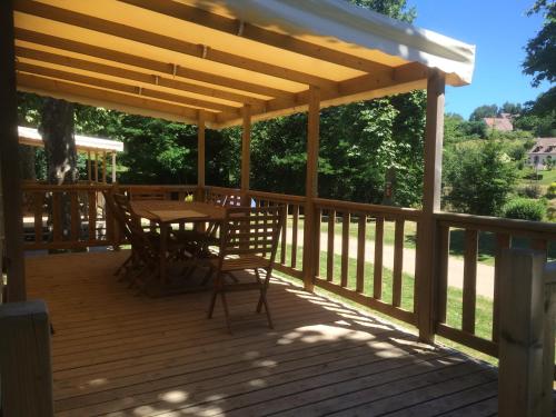 Camping Les Etoiles in Lubersac