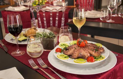 Ресторан, Hotel Grazia Eboli in Еболі