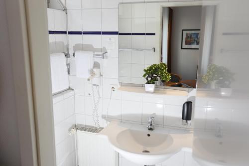 Hotel Condor - image 12