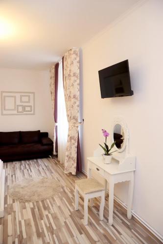 Arhivelor Apartment - image 10