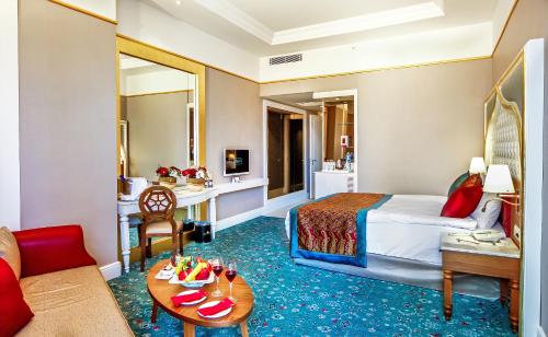 Royal Taj Mahal Hotel Royal Taj Mahal Hotel is conveniently located in the popular Side area. Featuring a complete list of amenities, guests will find their stay at the property a comfortable one. All the necessary facilit