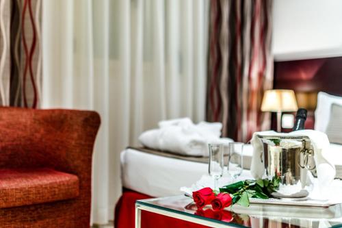 Exe Suites 33 - image 3