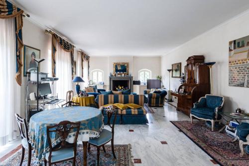 Villa Bianca - Tap to explore photos