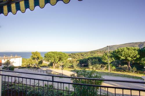 Apartment with Sea View image 7