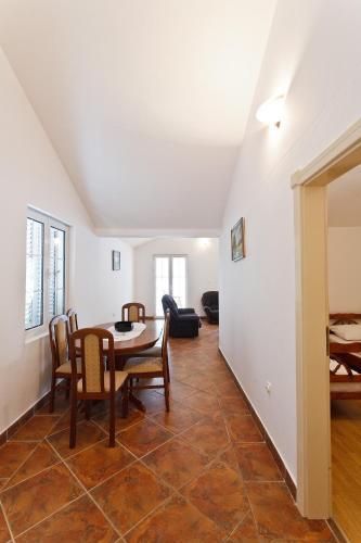 Apartments Kovinic - image 12