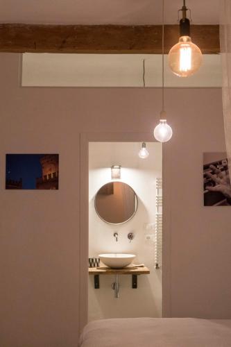 Lovely Studio D'Azeglio by Studio Vita - image 12