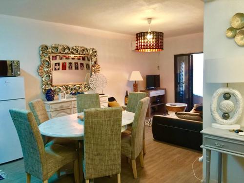 บริการและสิ่งอำนวยความสะดวก, ColinaSol Vale Centeanes Appartement vue mer in อัลฟานซีนา