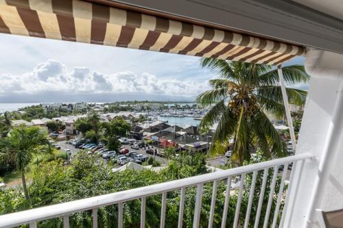 View, Superbe studio en duplex, vue sur mer et piscine in Baimbridge