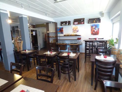 Hotel Art Inn Dinslaken - image 11