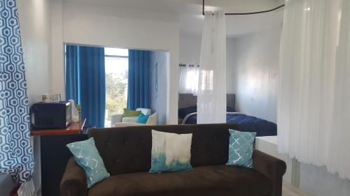 DB Tower Vacation Rental Belize City